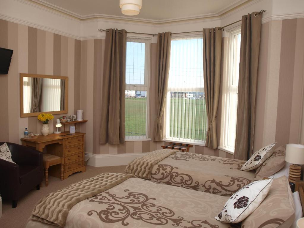 Ty-Parc Hotel Cardigan Kamer foto