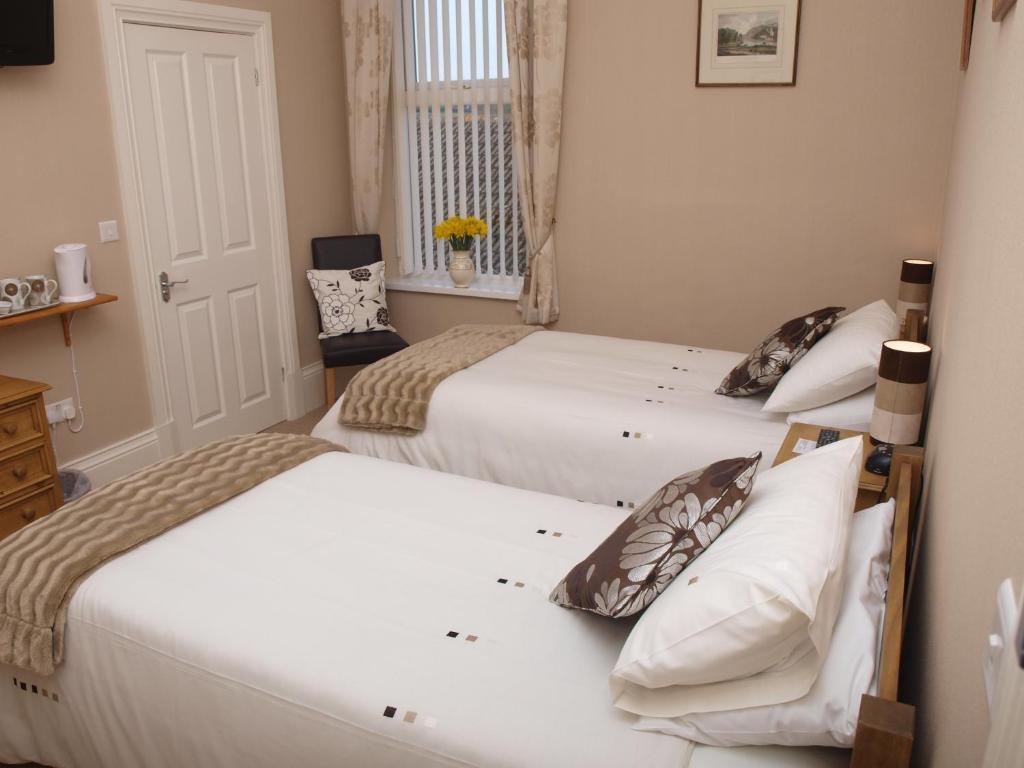 Ty-Parc Hotel Cardigan Kamer foto